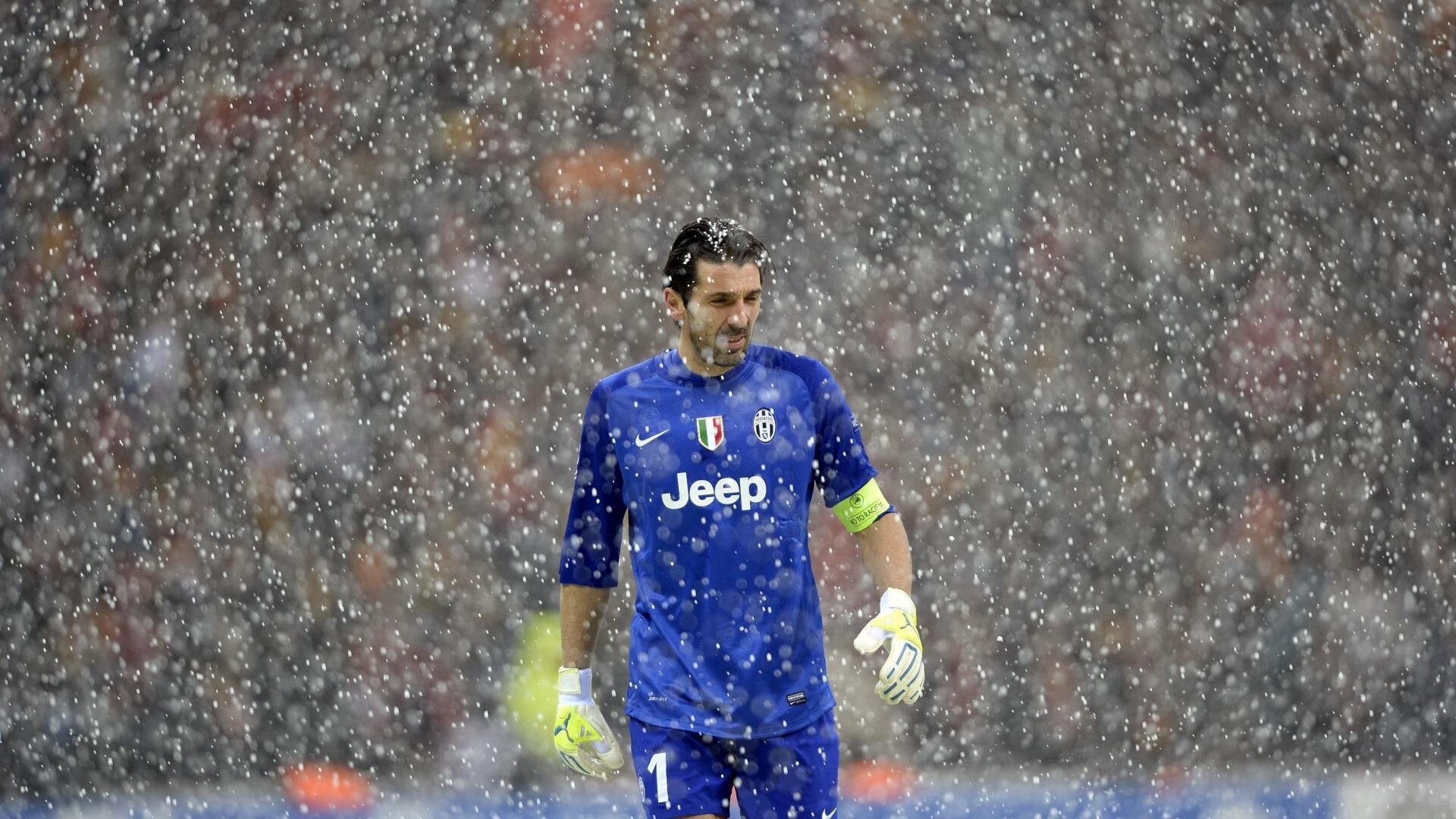 “赛场救援：危机中的英雄瞬间”，赛场急救